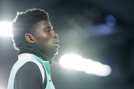 Manchester United tiến gần Carlos Baleba: Bước ngoặt chiến thuật cho tuyến giữa của Michael Carrick