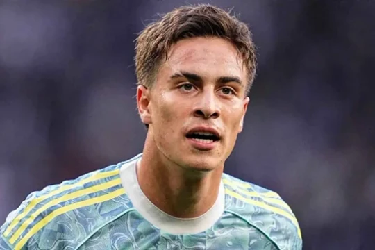 Arsenal sẵn sàng chi 86 triệu bảng chiêu mộ Kenan Yildiz sau khi vồ hụt Alvarez