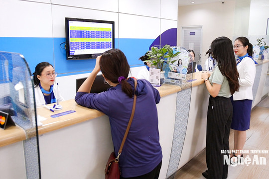 Hạ lãi suất: Doanh nghiệp kỳ vọng dòng vốn mới