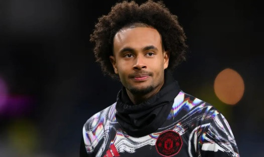 Aston Villa gửi lời đề nghị mua Joshua Zirkzee của MU nhằm thay thế chủ công Ollie Watkins