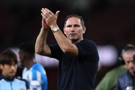 Frank Lampard thừa nhận đẳng cấp vượt trội của Arsenal sau thất bại 0-3 tại sân Emirates