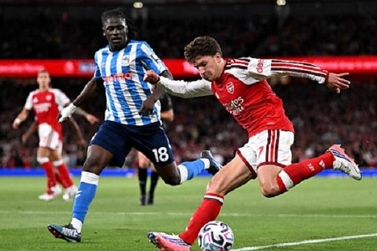 Tân binh Christos Tzolis tỏa sáng rực rỡ giúp Arsenal đè bẹp Coventry với tỷ số đậm 3-0