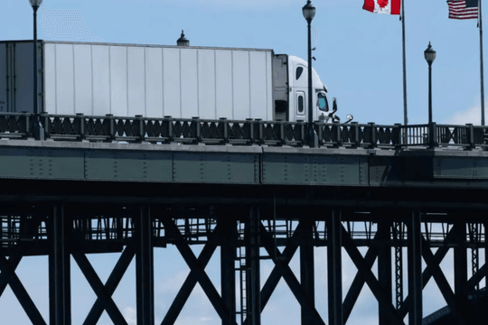 Thuế quan 50% của Tổng thống Trump: Canada xoay trục giảm phụ thuộc Mỹ