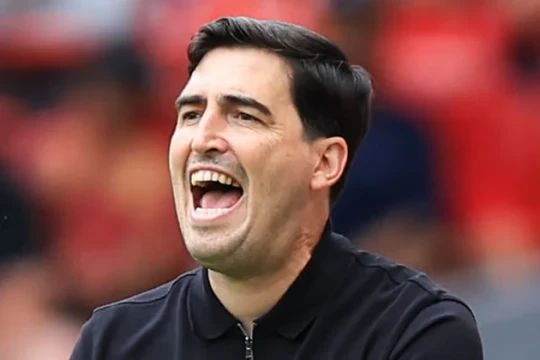 HLV Andoni Iraola và bài toán chiến thuật của Liverpool trong chuyến làm khách Newcastle