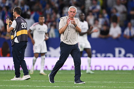 Real Madrid thắng kịch tính Espanyol 2-1: HLV Jose Mourinho thừa nhận đối thủ không đáng thua