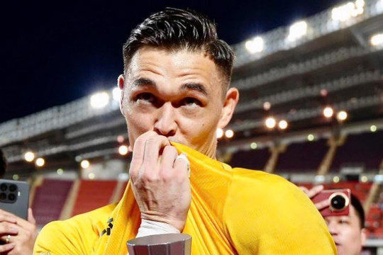 HLV Kim Sang-sik khen ngợi Patrik Lê Giang sau chiến thắng 2-0 trước Thái Lan tại ASEAN Cup 2026