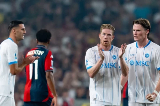 De Bruyne bùng nổ từ ghế dự bị giúp Napoli đánh bại Genoa 2-0 trong ngày ra quân Serie A