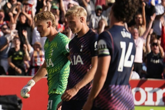 Brentford đè bẹp Tottenham 3-0 ở vòng mở màn Ngoại hạng Anh: Cơn ác mộng của HLV De Zerbi