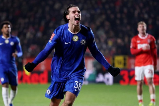 Sevilla thúc đẩy đàm phán mượn Marc Guiu từ Chelsea nhằm tái thiết hàng công mùa giải mới