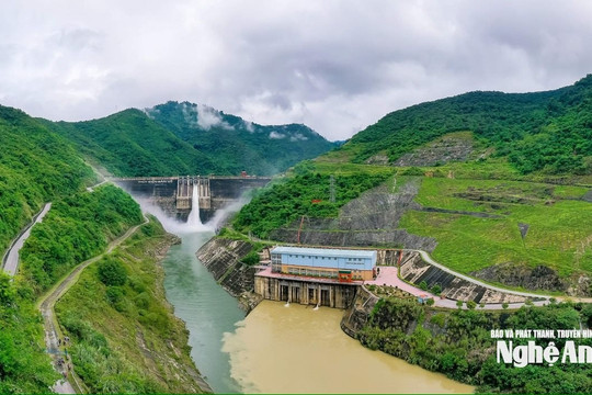 Thủy điện Bản Vẽ vận hành điều tiết nước qua tràn từ 9h ngày 25/8