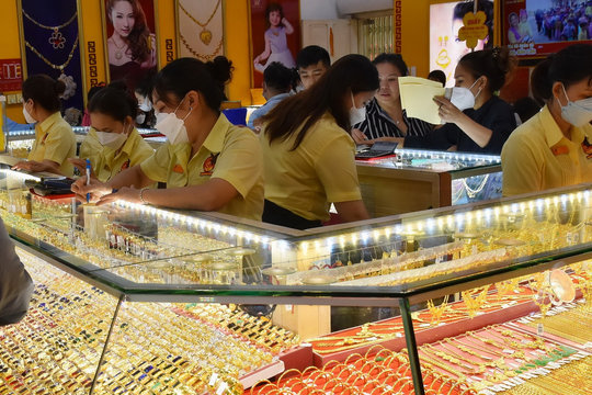 Giá vàng ngày mới 26/8/2026: Giá vàng SJC, nhẫn 9999 và giá vàng thế giới thứ Tư