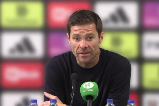 Chelsea thắng Fulham 3-2, Xabi Alonso ca ngợi tam tấu tấn công và bản lĩnh sân khách