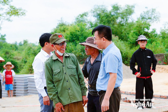 Từ “vận động” sang “phục vụ” để tạo đồng thuận trong nhân dân
