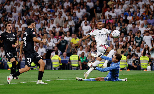 Kylian Mbappe lập hat-trick lịch sử, cán mốc 101 lần in dấu giày vào bàn thắng cho Real Madrid