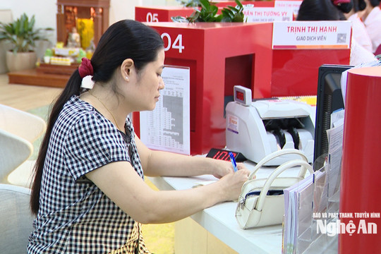 Tiền gửi ngân hàng tăng, làm sao khơi thông dòng vốn?