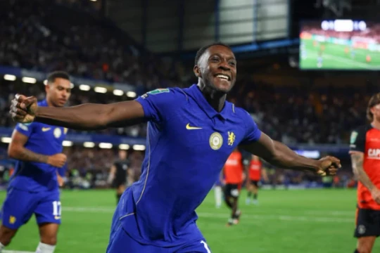 Danny Welbeck tỏa sáng rực rỡ giúp Chelsea đánh bại Luton Town 2-0 tại vòng 2 Carabao Cup