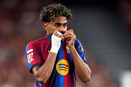 Tiền vệ Rodri lên tiếng trấn an sao trẻ Lamine Yamal sau trận Barcelona hạ Athletic Club 2-0