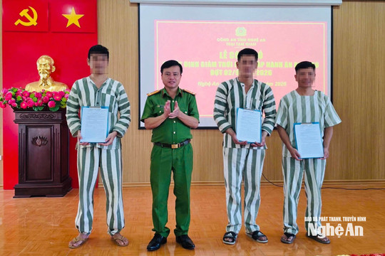 22 phạm nhân tại Trại Tạm giam Công an Nghệ An được giảm thời hạn chấp hành án phạt tù dịp Quốc khánh