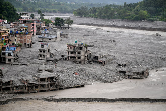 Mắc kẹt ở Nepal và cuộc giải cứu khẩn cấp