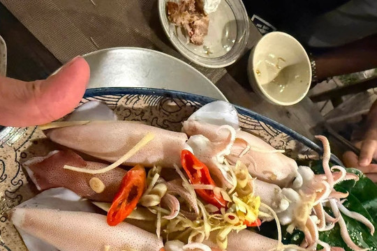 Phó giáo sư dinh dưỡng cảnh báo cạm bẫy từ thói quen ăn hải sản uống bia