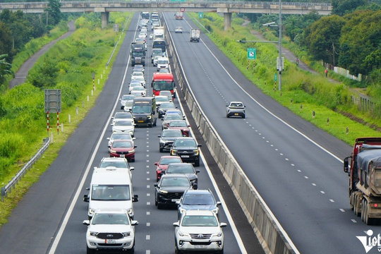 Phó Thủ tướng Thường trực: Đánh giá kỹ quy định khoảng cách an toàn trên cao tốc và mức phạt