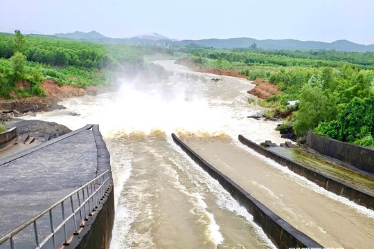 Siết chặt an toàn hồ chứa, chủ động ứng phó mùa mưa lũ