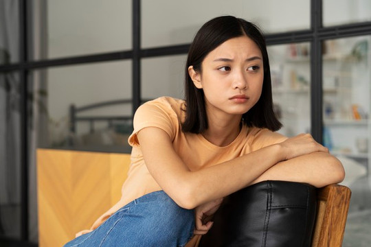 Giải mã 5 cung hoàng đạo có vẻ ngoài mạnh mẽ nhưng nội tâm vô cùng nhạy cảm và dễ tổn thương