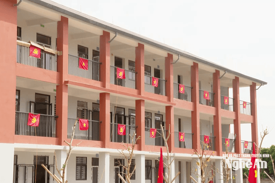 Sẵn sàng cho lễ khánh thành, khai giảng các trường nội trú biên giới