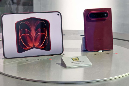 Xiaomi 18 Fold gây ấn tượng mạnh tại IFA 2026: Kiểu dáng hộ chiếu độc lạ và chip XRING O3