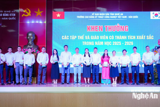Trường Cao đẳng Kỹ thuật Công nghiệp Việt Nam - Hàn Quốc đón trên 1.500 tân học sinh, sinh viên