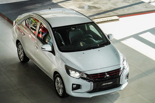 Giá lăn bánh Mitsubishi Attrage MT và CVT: Ưu đãi 100% lệ phí trước bạ cạnh tranh sedan B