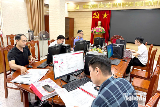 Xuyên ngày nghỉ đảm bảo tiến độ số hoá hồ sơ đảng viên