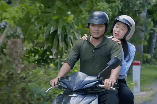 Diễn biến phim Phù Sa tập 13: Chơn kiên quyết truy tìm bí mật thật sự phía sau con tàu ma