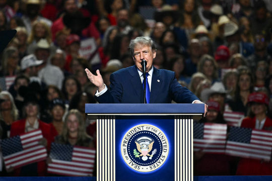 Bầu cử giữa kỳ Mỹ: Ông Trump quyết xốc lại tinh thần phe Cộng hòa giữa "sóng gió"