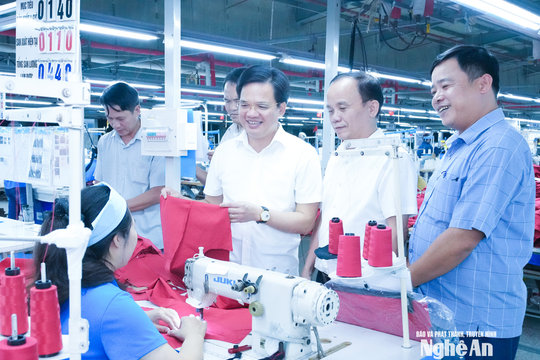 Nghệ An đồng hành cùng doanh nghiệp phát triển tổ chức đảng và đảng viên