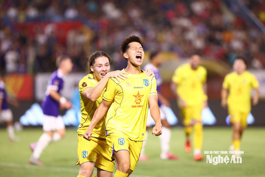 Sông Lam Nghệ An sử dụng chiến thuật nào trong trận thắng Hà Nội FC?