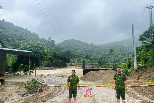 Mưa kéo dài khiến nhiều địa phương ở Nghệ An bị sạt lở, ngập cục bộ