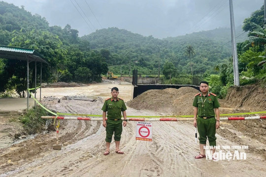 Mưa kéo dài khiến nhiều địa phương ở Nghệ An bị sạt lở, ngập cục bộ