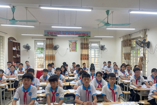 Cần thiết cải thiện điều kiện chiếu sáng học đường
