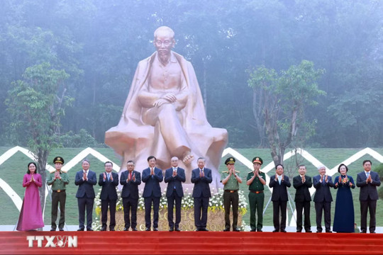 Tổng Bí thư, Chủ tịch nước dự Lễ kỷ niệm 72 năm Ngày Bác Hồ về thăm Đền Hùng và khánh thành Tượng đài “Bác Hồ với ngày hội non sông”