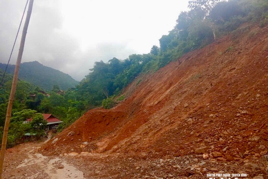 Chủ động ứng phó sạt lở mùa mưa lũ