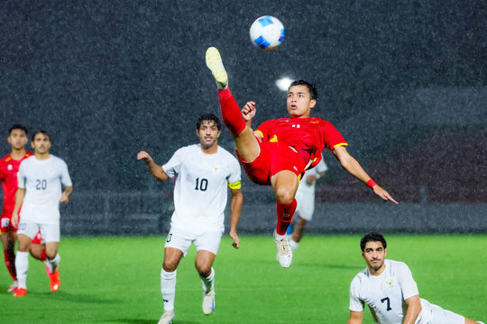 Dấu ấn cầu thủ Sông Lam Nghệ An sau 2 lượt trận ASIAD 2026