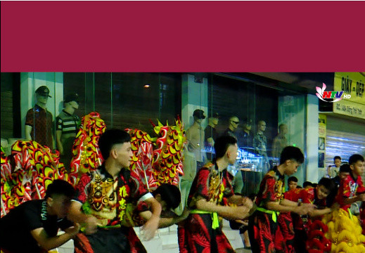 Rộn ràng mùa lân