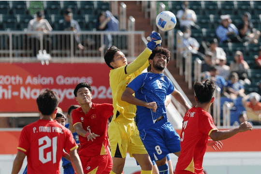 U23 Việt Nam vào tứ kết dù thua Uzbekistan