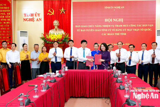 Nghệ An: Bàn giao chức năng, nhiệm vụ về công tác dân vận sang Đảng ủy Mặt trận Tổ quốc, các đoàn thể tỉnh