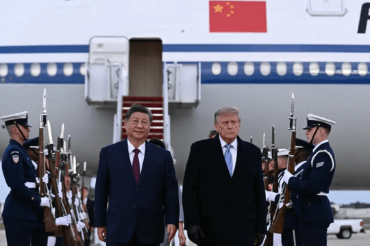 Tổng thống Trump từng mời Trung Quốc mua vũ khí Mỹ?