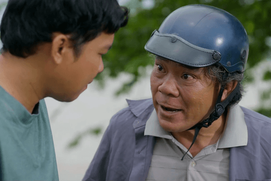 Phim Phù sa tập 24: Bảy Sang nhận tiền từ ông chủ bí ẩn nhằm theo dõi hành động của Chơn