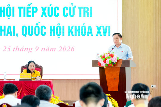 Bí thư Tỉnh ủy, Trưởng Đoàn ĐBQH tỉnh Nguyễn Khắc Thận tiếp xúc cử tri xã Châu Khê