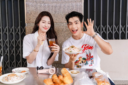 Hoa hậu Tiểu Vy gây chú ý khi chia sẻ loạt khoảnh khắc đồng hành thân thiết cùng Quốc Anh