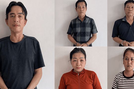 Bắt nhóm 5 người dùng đá cuội giả thiên thạch, lừa bán giá triệu USD